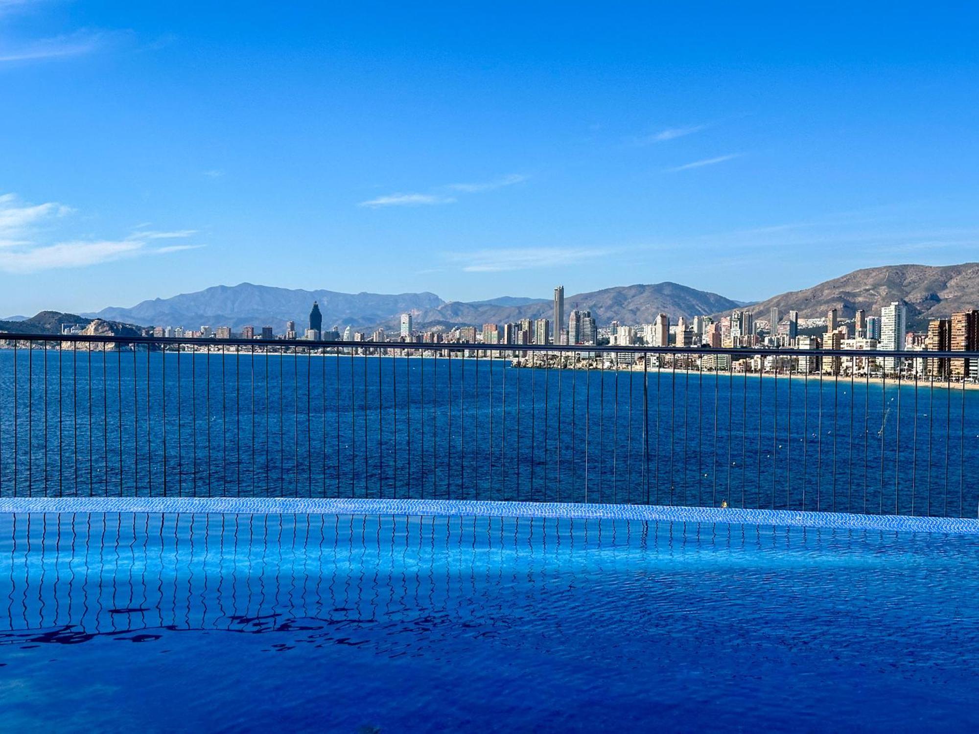 Gemelos 28 Balcon Al Mediterraneo Benidorm Bagian luar foto
